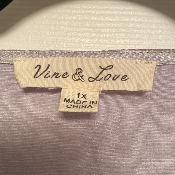 NWOT Vine & Love Silver Top…size 1X - Picture 4 of 5